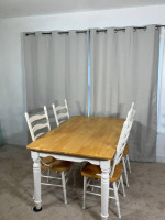 Country Farmhouse Kitchen Table & 4 Chairs