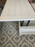 Summer Hill Lift Top Cocktail Table