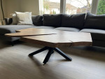 Live Edge Coffee Table / Pin Oak