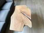 Live Edge Coffee Table / Pin Oak