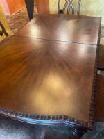 Dining table / chairs