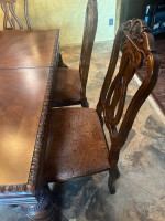Dining table / chairs