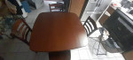 BEAUTIFUL DINETTE/BREAKFAST/ KITCHEN TABLE BY BROYHILL