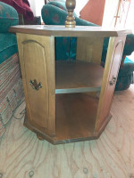 End table with built in lamp