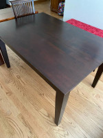 Extendable dining table and chairs