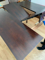 Extendable dining table and chairs