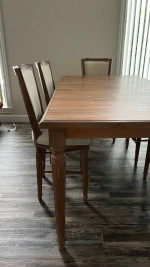 French inspired dining table/chairs