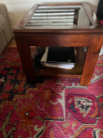 Small end/coffee table