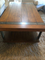 Three piece coffee and end table set