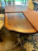 Dining Table w/Chairs