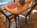 Dining room table set w/8 chairs