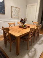 Large Dining Table with 6 Chairs!