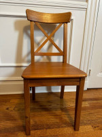 Large Dining Table with 6 Chairs!