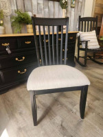 Beautiful Oak Table with 6 Chairs(V)