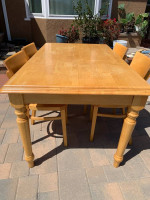 4 seat Dinning table set