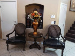 2 Accent chairs with table