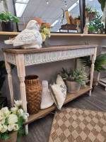 Stunning Metal And Wood Console Table ( N )