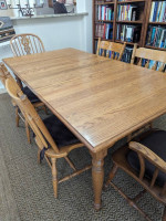 Temple-Stuart Oak Hill Collection Table and Chairs