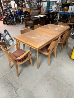 PRICE DROP! Mid Century Heywood Wakefield table & 6 chairs