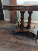 table, extendable (4 leaves)