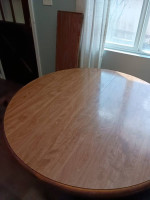 table, extendable (4 leaves)
