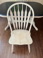 Kitchen table w/ 6 chairs and 2 built in leaves - Shabby chic