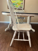 Kitchen table w/ 6 chairs and 2 built in leaves - Shabby chic
