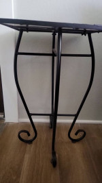 Side table/grizzly table