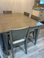Dining table set