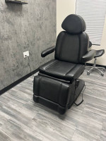 Hydraulic esthetician/ tattoo table