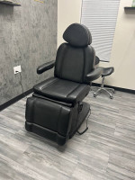 Hydraulic esthetician/ tattoo table