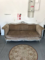 7000$ Drexel Heritage Wood Carved Sofa only asking 350$