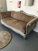 7000$ Drexel Heritage Wood Carved Sofa only asking 350$