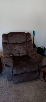 Sofa, recliner, computer table, break fast table snd 2 chairs. All furnishing li