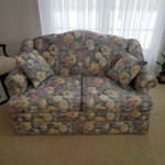 Very Nice Sofa and Loveseat Floral Design Like New Condition