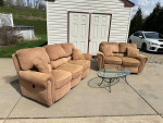 Reclining Couch & Love Seat Sofa In Great Condition FREE DELIVERY