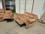 Reclining Couch & Love Seat Sofa In Great Condition FREE DELIVERY