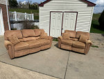 Reclining Couch & Love Seat Sofa In Great Condition FREE DELIVERY