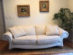 HomeLife ELEGANT CLASSIC SOFA — MAKE OFFER!