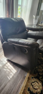 Sofa and char reclainers