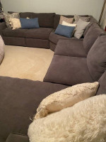 Sectional sofa with chaise