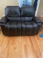 La-Z-Boy Greyson Leather Sofa & Loveseat