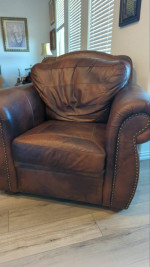 Leather sofa set