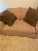 Sofa/ loveseat