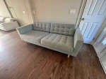 Sofa in excellent condition / 70% discount