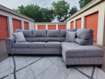 *FREE DELIVERY* ROOMS TO GO SECTIONAL SOFA* Hablo Español!