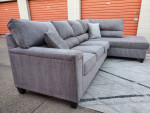 *FREE DELIVERY* ROOMS TO GO SECTIONAL SOFA* Hablo Español!