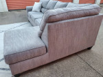 *FREE DELIVERY* ROOMS TO GO SECTIONAL SOFA* Hablo Español!
