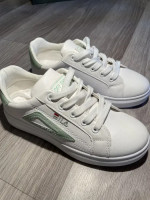 Women's FILA sneakers, very comfortable and stylish, size 6.5-7