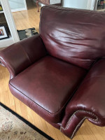 85” quality leather sofa and recliner